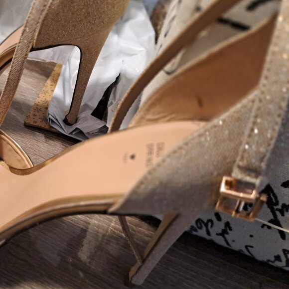 SPRING HEELS - Picture 3 of 3